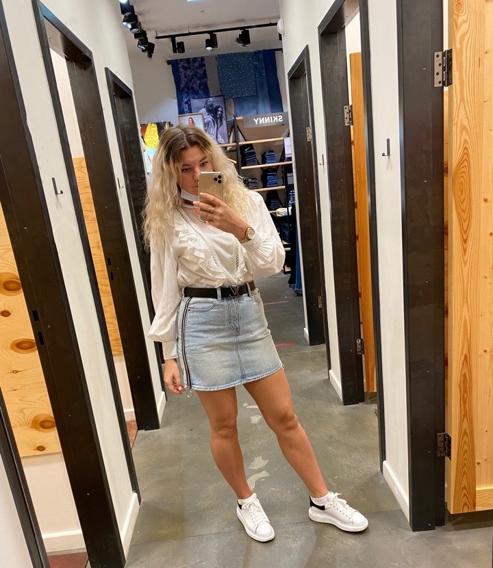 Ирен привлекальеная девушка из Кальмиусского цена от 3500 руб