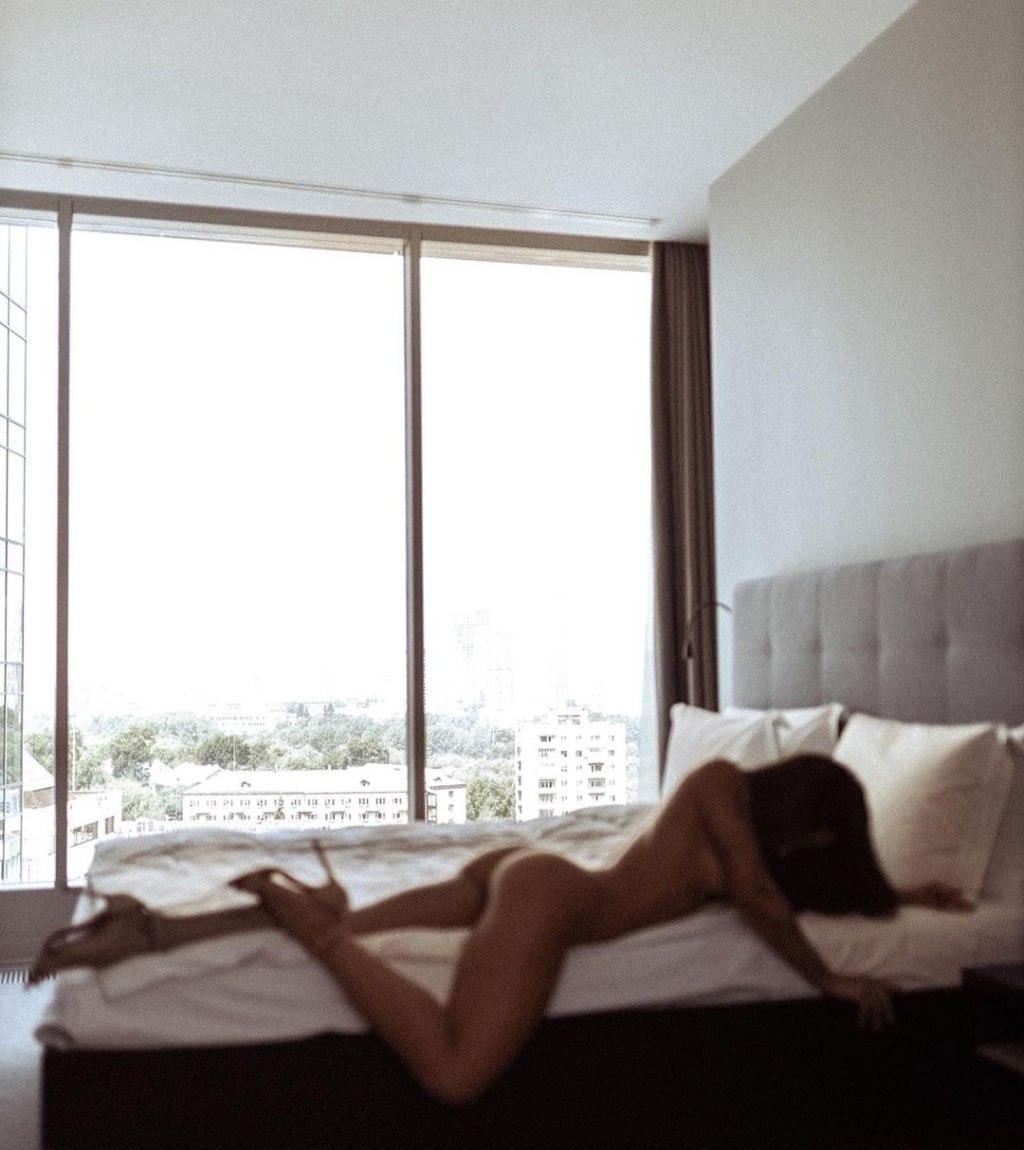 Юлечка привлекальеная девушка из Кальмиусского цена от 5000 руб