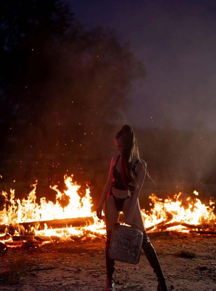 Евочка привлекальеная девушка из Кальмиусского цена от 5000 руб