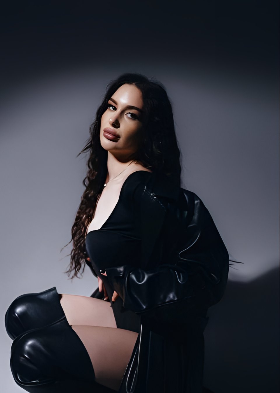 Ребекка привлекальеная девушка из Кальмиусского цена от 13000 руб