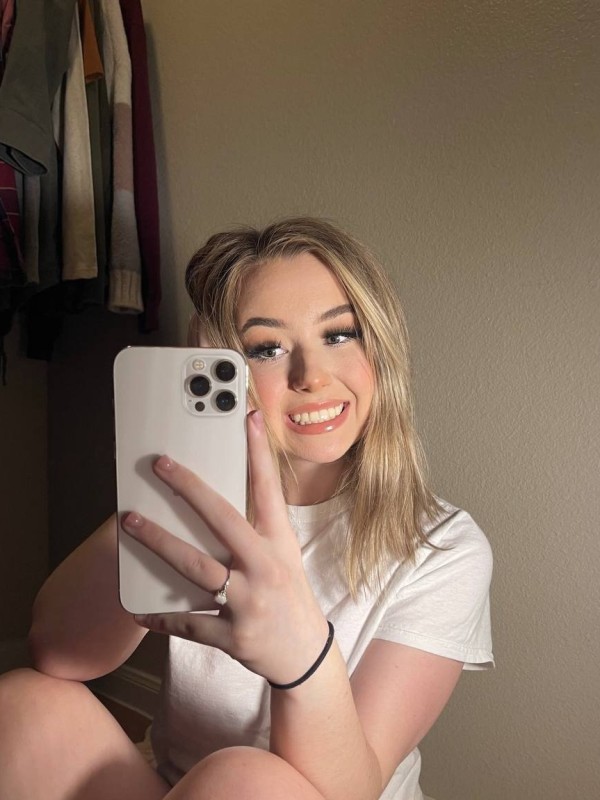 Ника привлекательная девушка из Кальмиусского цена от 3000 руб