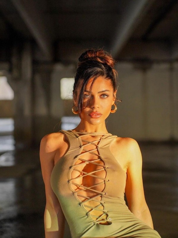 Настюша привлекательная девушка из Кальмиусского цена от 8000 руб