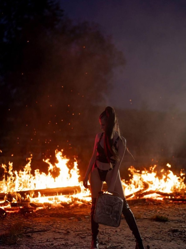 Евочка привлекательная девушка из Кальмиусского цена от 5000 руб