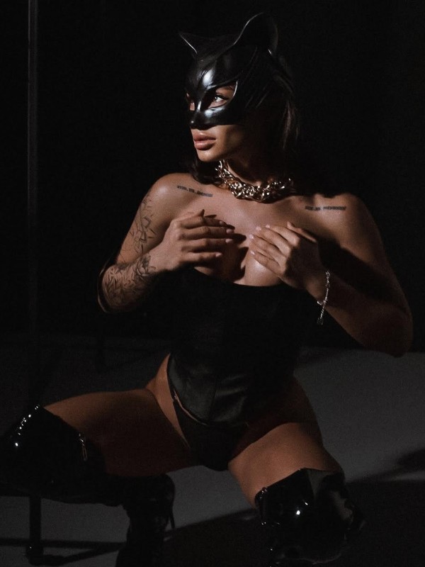 Маруся привлекательная девушка из Кальмиусского цена от 8000 руб