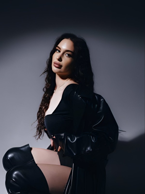 Ребекка привлекательная девушка из Кальмиусского цена от 13000 руб